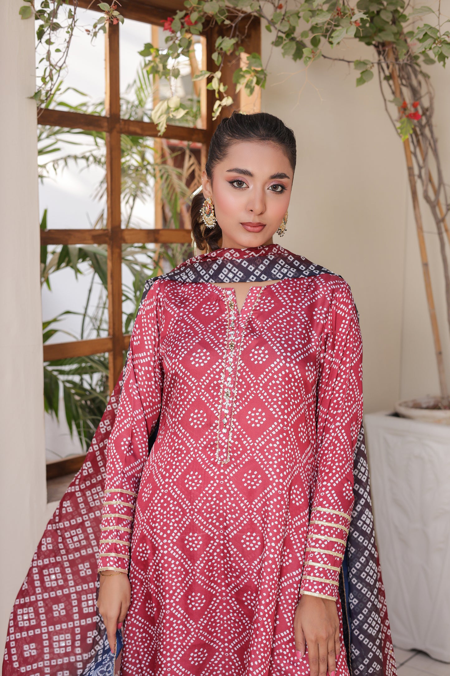 Chunri – Midnight Ruby