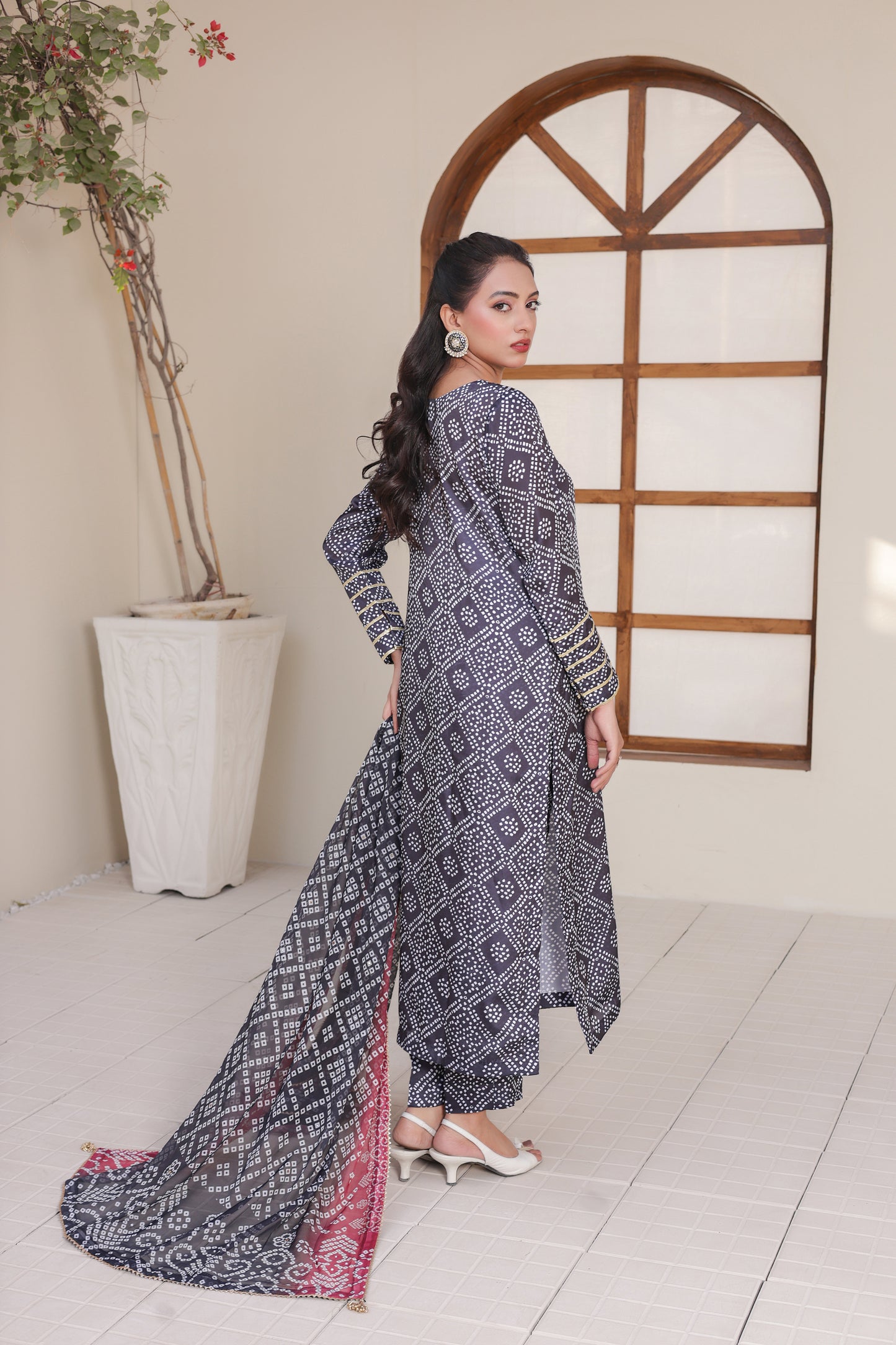 Chunri – Midnight Onyx