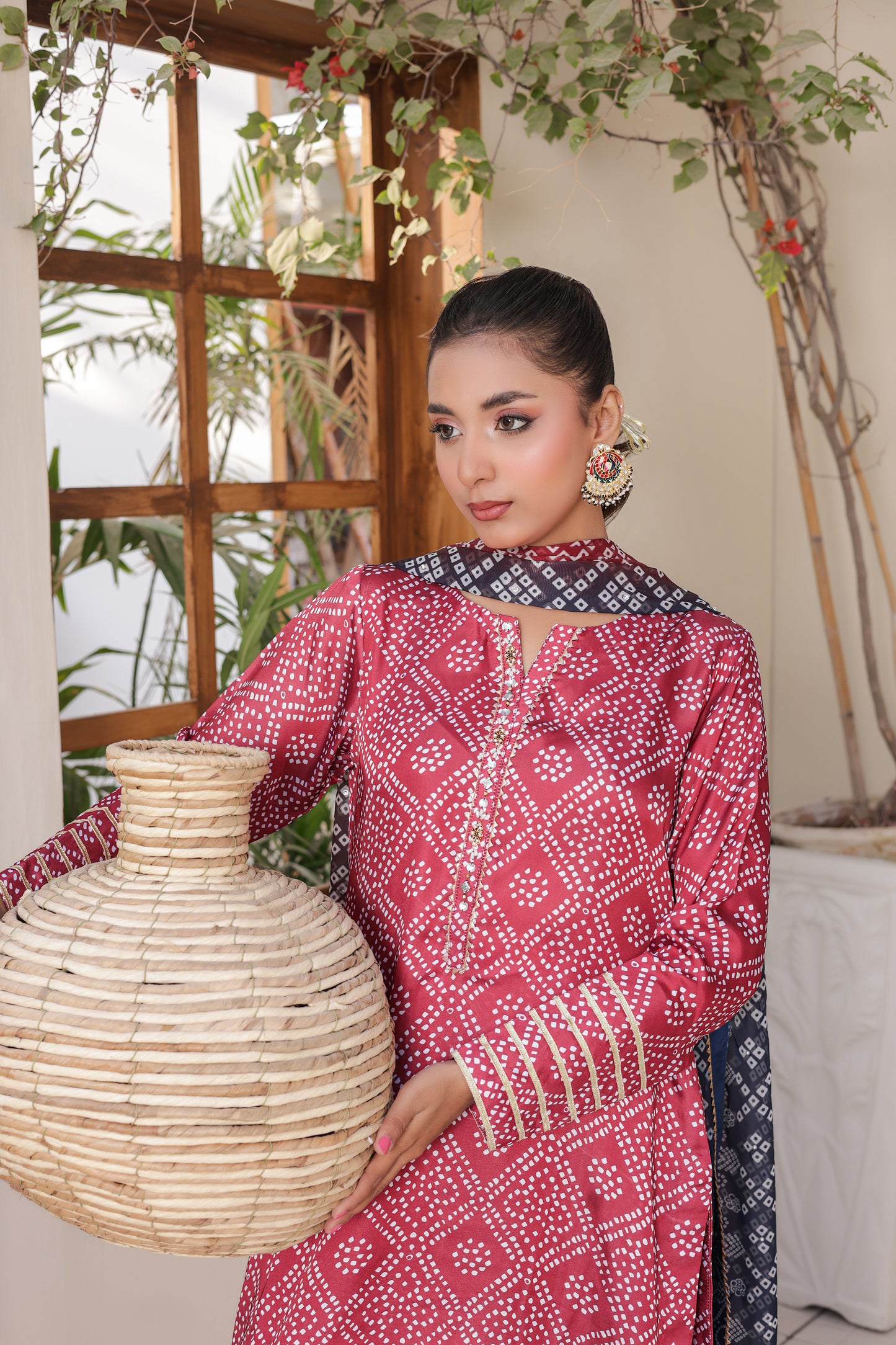 Chunri – Midnight Ruby