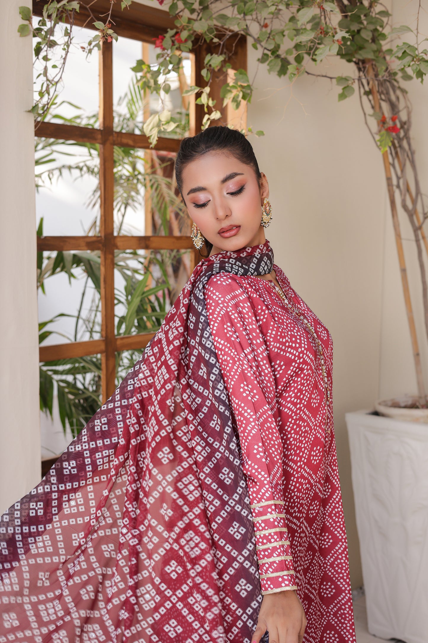 Chunri – Midnight Ruby