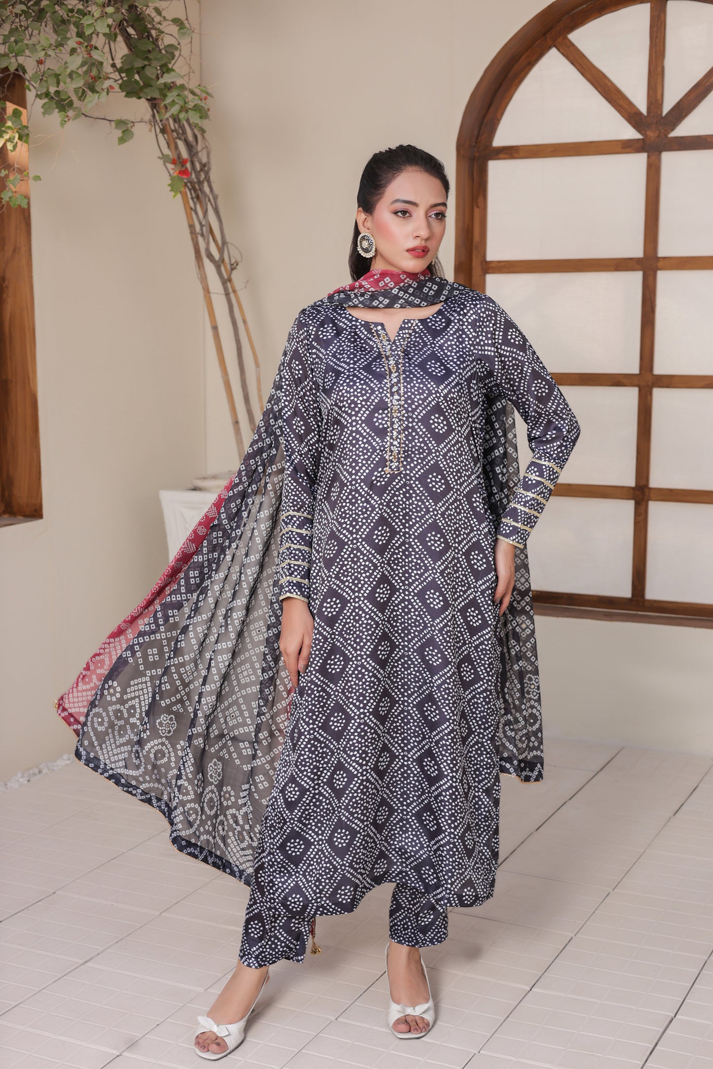 Chunri – Midnight Onyx