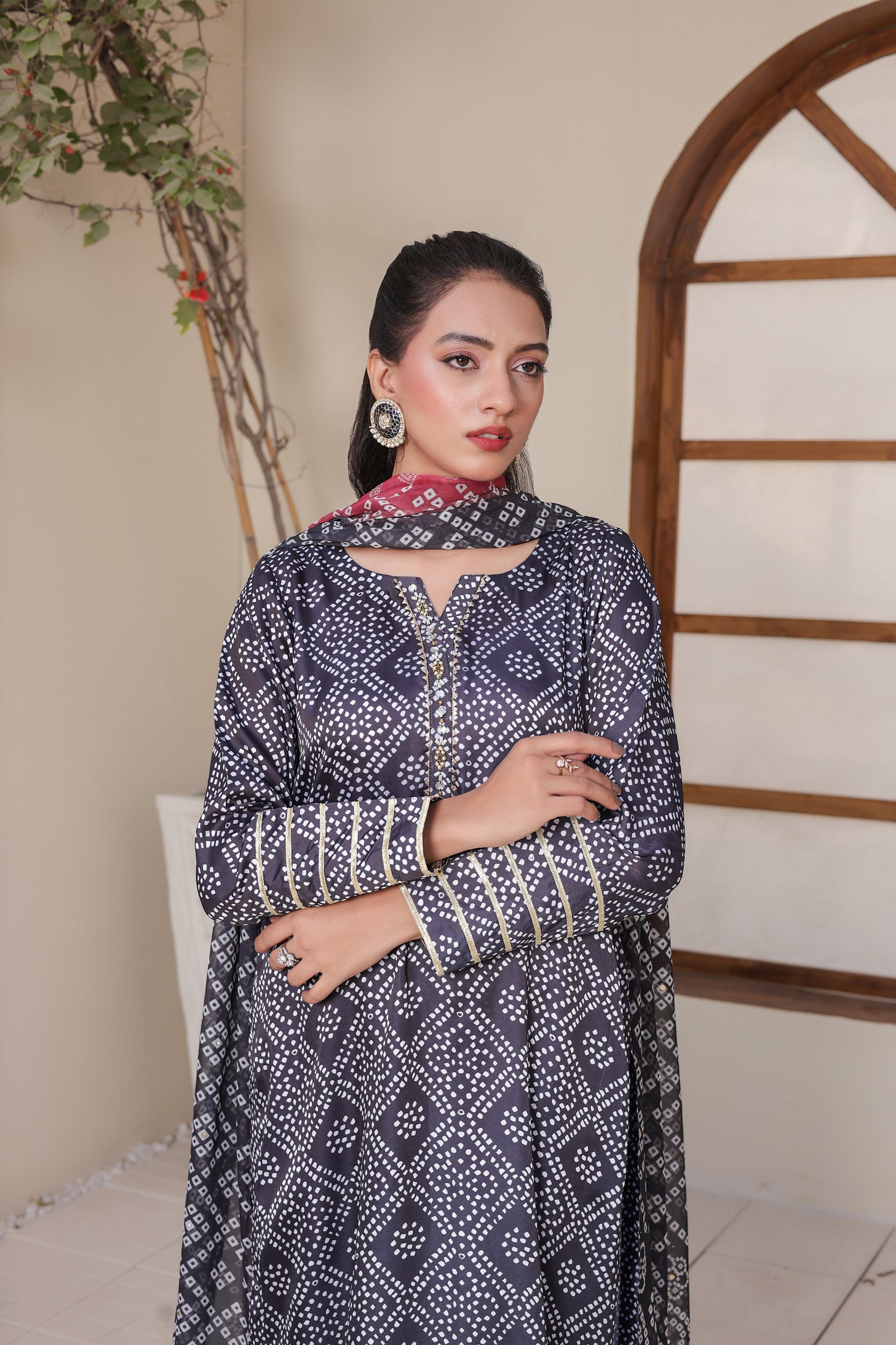 Chunri – Midnight Onyx