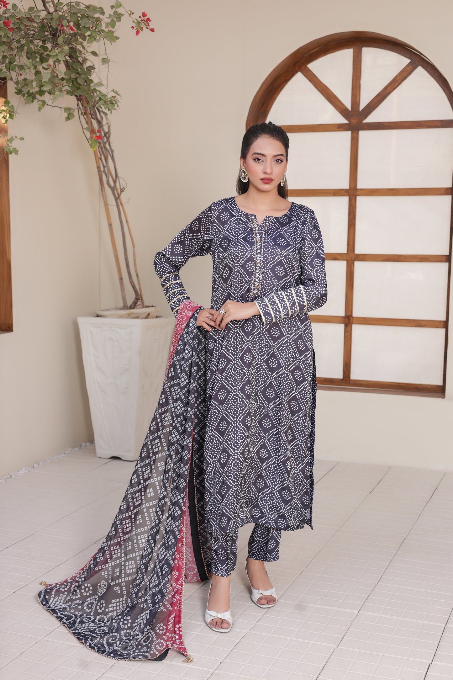 Chunri – Midnight Onyx