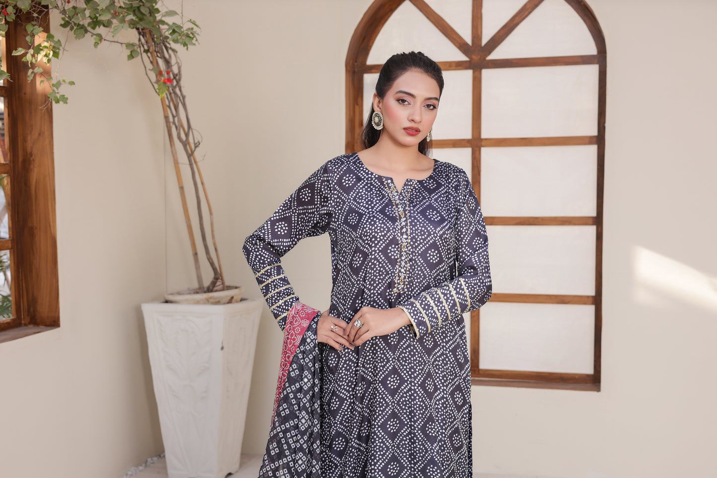 Chunri – Midnight Onyx