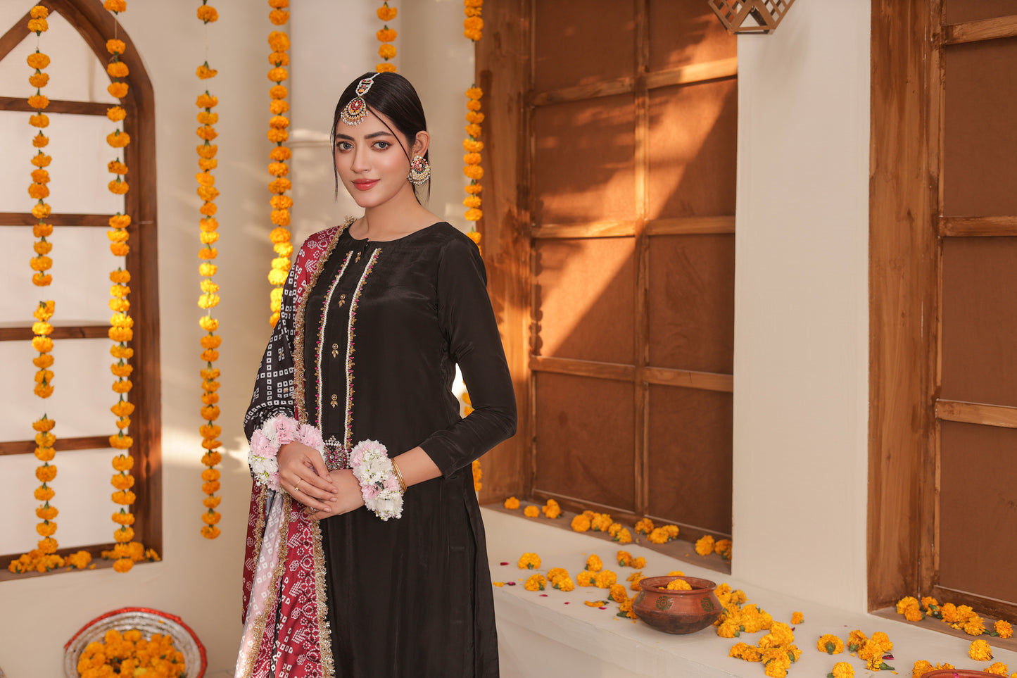 Kundan Kari - Black