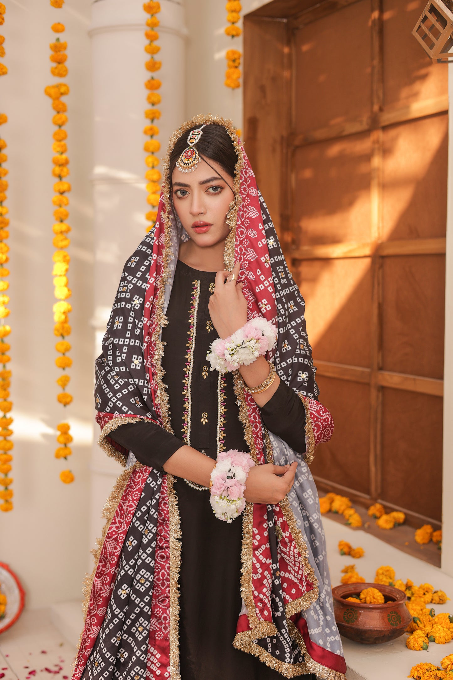 Kundan Kari - Black